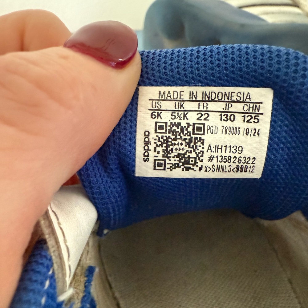 adidas Star Wars R2-D2 - Picture 4 of 5